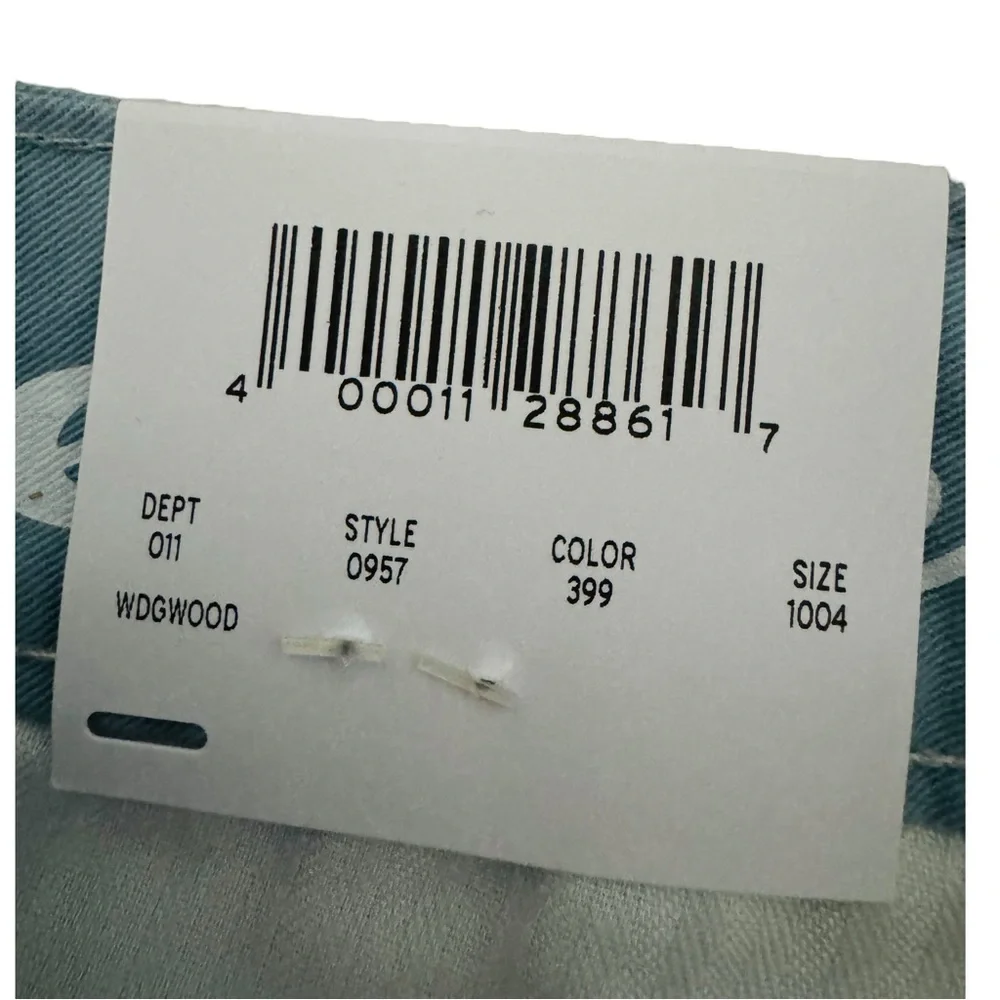 Eddie Bauer Women’s Legend Wash Slightly Curvy Shorts Size 4 Light‎ Blue New - Picture 7 of 10